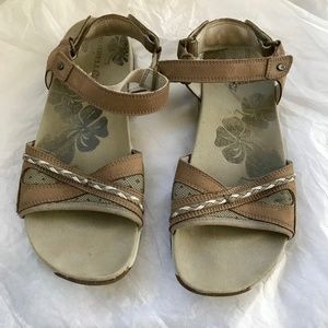 Comfortable Merrell Sandals with Good Arch Support
